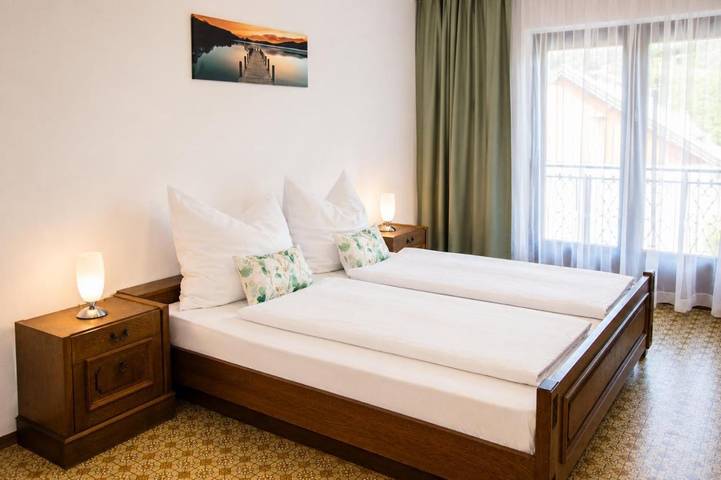 Hotel für 2 Personen, mit Balkon und Terrasse sowie Garten in Straß im Attergau - 3