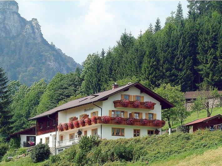 Ferienwohnung für 2 Personen, mit Balkon und Garten in Bad Reichenhall