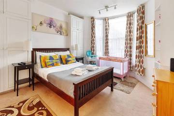 Vacation Apartment for 4 Guests in Hammersmith and Fulham, London, Picture 3