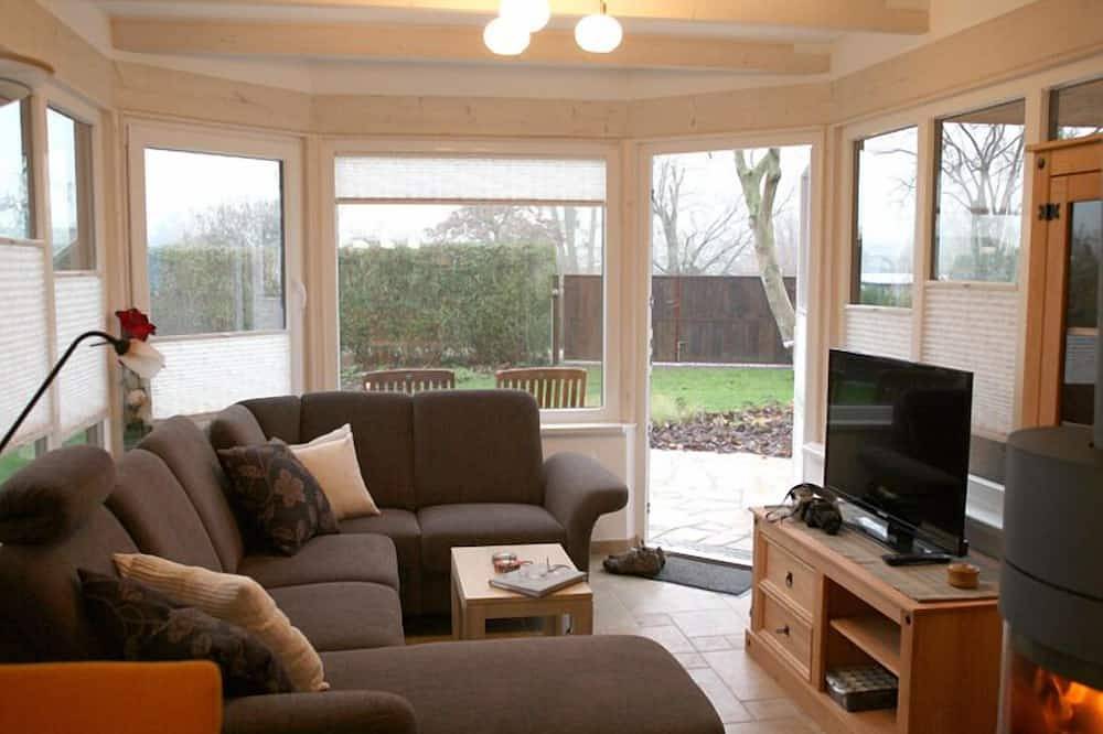 Komfortables Ferienhaus in Mcpom Peene Kummerower See in Neukalen, Kummerower See