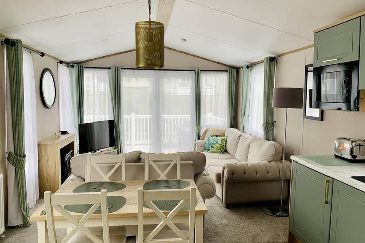 Lodge für 6 Personen, mit Pool und Terrasse, mit Haustier in England