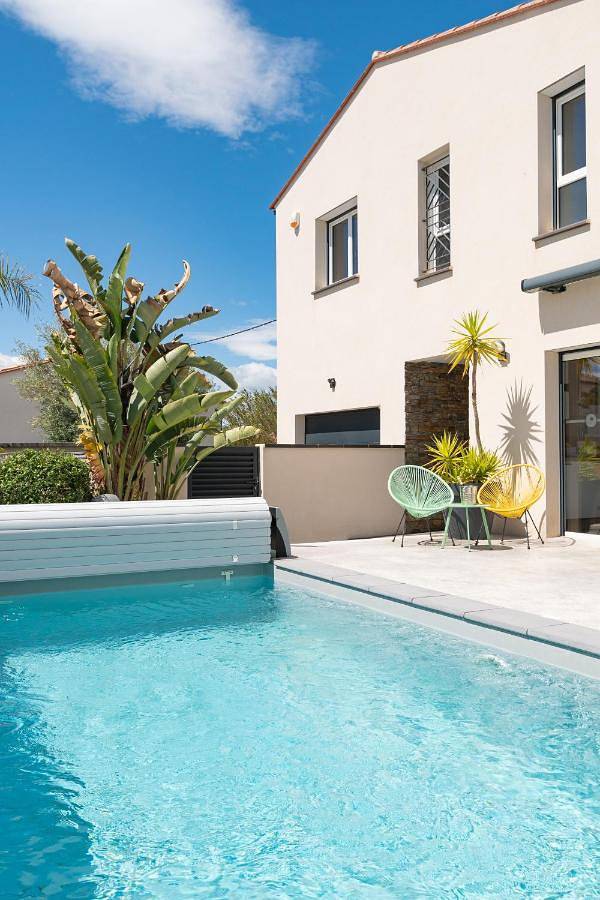 Location de vacances pour 6 personnes, avec piscine ainsi que jardin et vue à Palau-del-Vidre