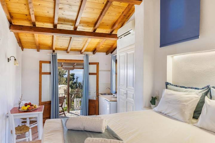 Gîte pour 3 personnes, avec terrasse ainsi que jardin et vue dans Stafylos - 2