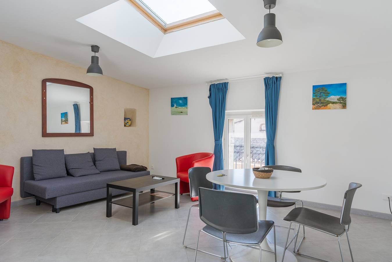 Appartement entier, Vaste appart de 45 m2 climatisé - 3 pièces dont alcôve - n4 in Charleval, Région d'Aix-en-Provence