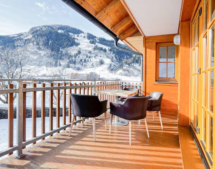 Ferienwohnung für 8 Personen, mit Balkon und Whirlpool sowie Terrasse und Garten in Rauris