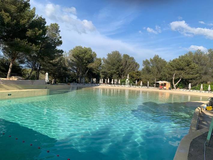 Appartement de vacances pour 4 personnes, avec jardin et piscine ainsi que vue et vue sur le lac