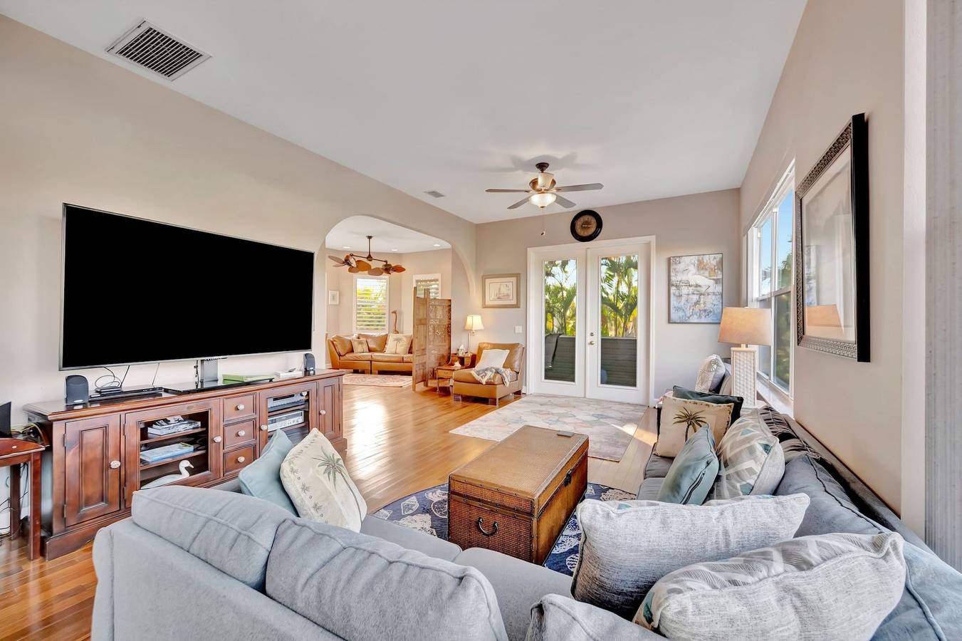 Hot Tub Sleeps 10 Park Your Boat Trailer in Manatee County