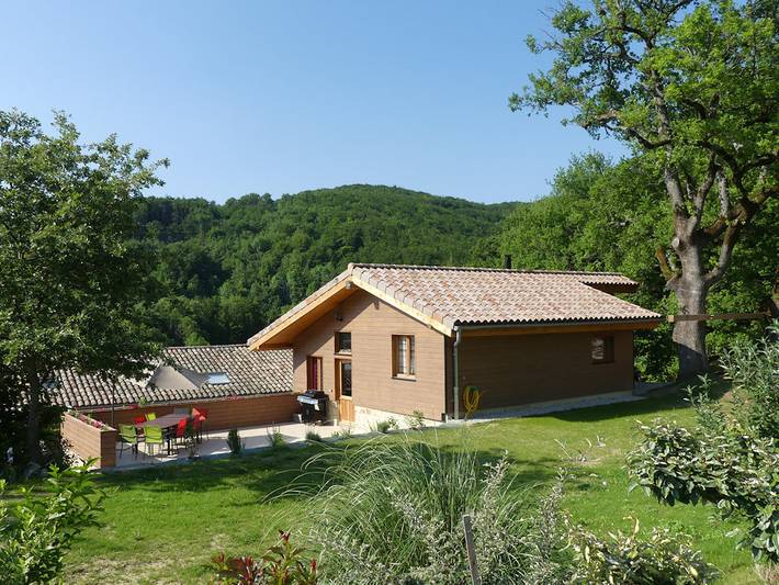 Gîte pour 10 personnes, avec terrasse et jardin, animaux acceptés
