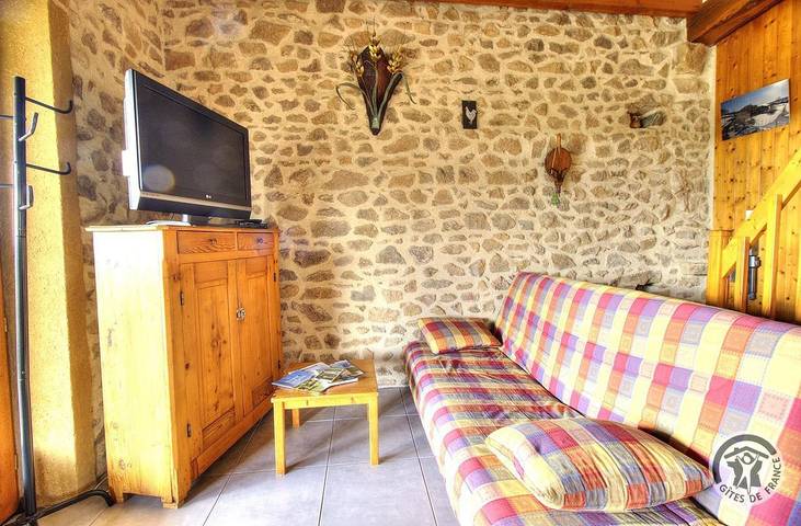 Gîte pour 6 personnes, avec jardin dans Rhône - 4