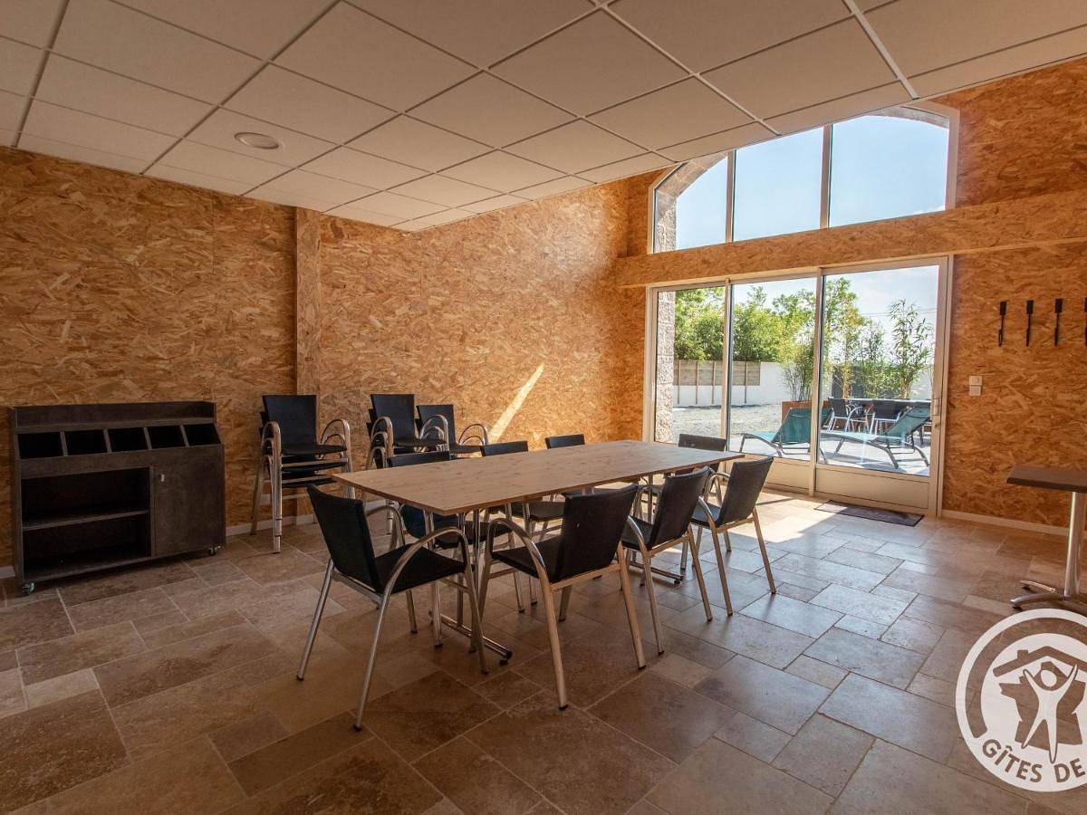 Gîte de groupe tout confort avec terrasses, proche de Nantes, Cholet et attractions touristiques - Fr-1-622-87 in Torfou, Région de Cholet
