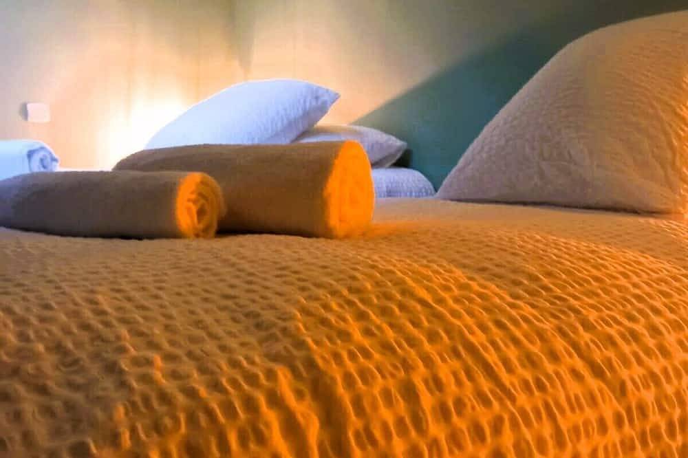 Entire apartment, Spacious Attic Apartment in Bourges, Bourges region