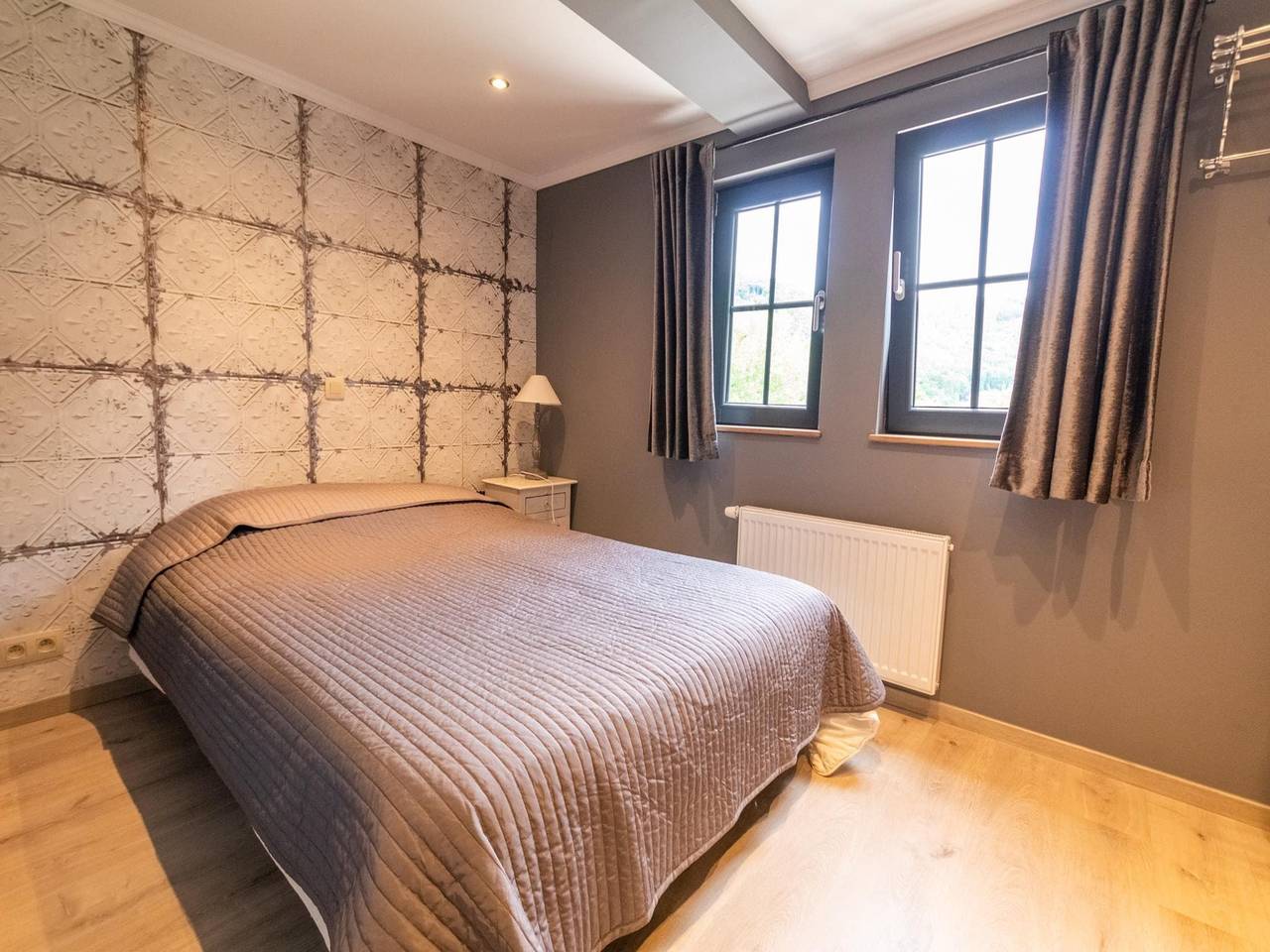 Bauernhaus am See Coo mit Jacuzzi in Grand Coo, Stavelot