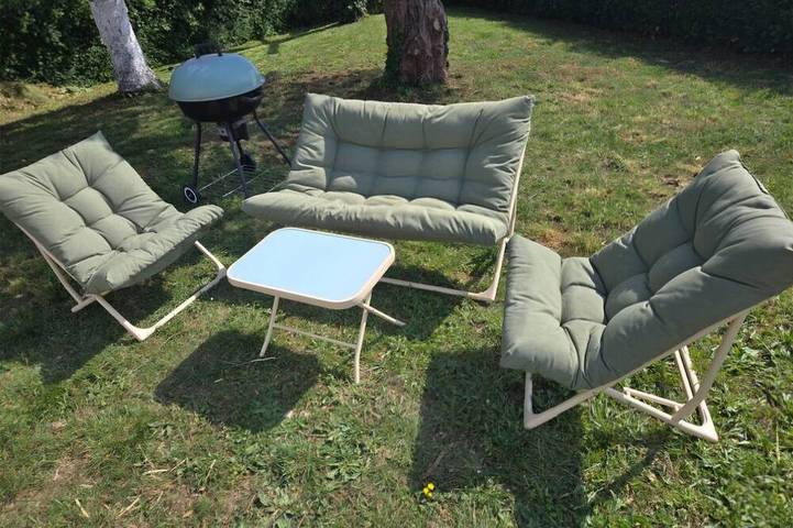 Family room with private garden area + barbecue in Niort, Niort und Umgebung