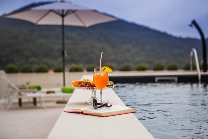 Casa de huéspuedes para 2 personas, con jardín y vistas además de balcón y piscina en Dubrovnik