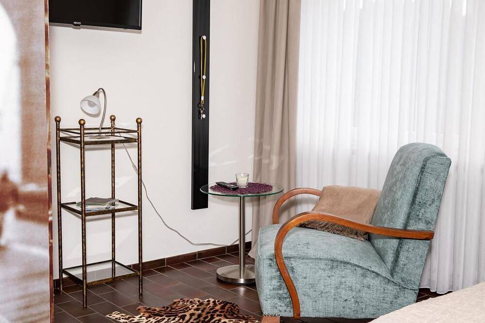 Ganze Wohnung, Ferienappartement \"Devonschiefer\" - Ferienappartement Hennen in Konz, Landkreis Trier-Saarburg