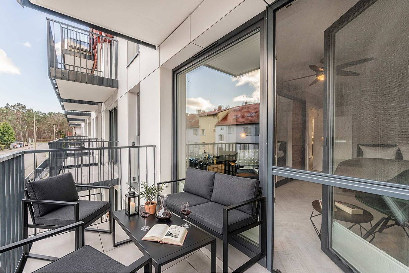 Ganze Wohnung, Moderne Ferienwohnung Sun & Sea mit Balkon, nahe Sandstrand und Zentrum in Swinemünde, Stettiner Haff