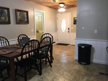 Log Cabin for 16 Guests in Waldens Creek, Sevier County, Picture 4