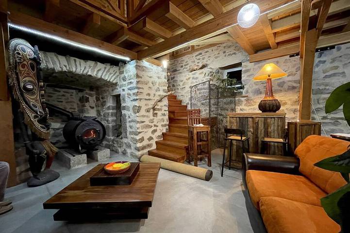 Gîte pour 22 personnes, avec jacuzzi et jardin à Araules - 4