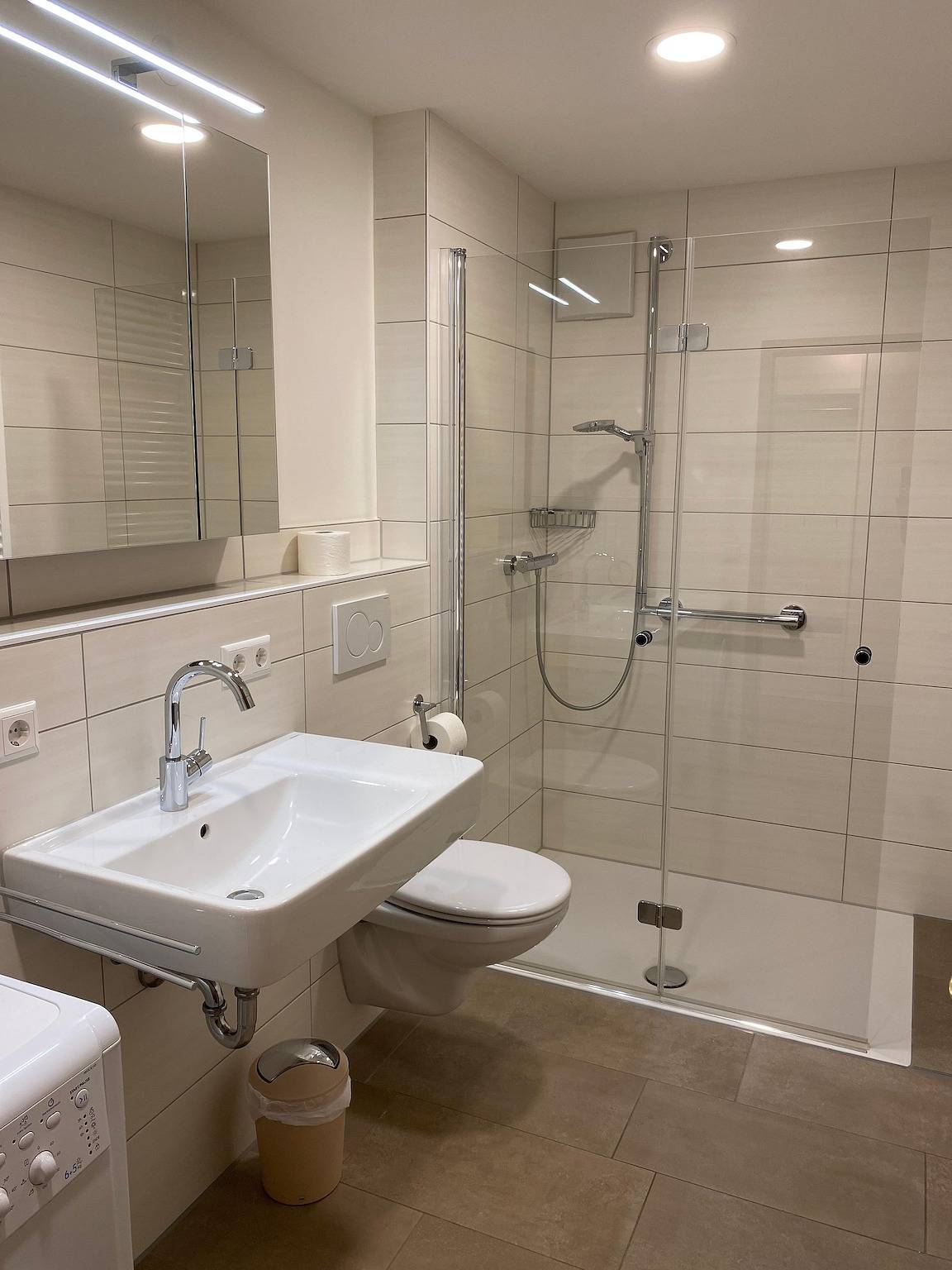 Ganze Ferienwohnung, Haus Apfelwiese - Apfelwiesen Iii, 90 qm, 2 Schlafzimmer, max. 3 Personen in Friedrichshafen, Region Bodensee-Oberschwaben