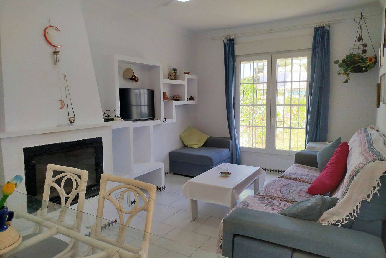 Apartamento entero, 🌴 Villa Moderna con Piscina Privada – A 400 m de la Playa de La Barrosa 🌊 in La Barrosa, Chiclana de la Frontera