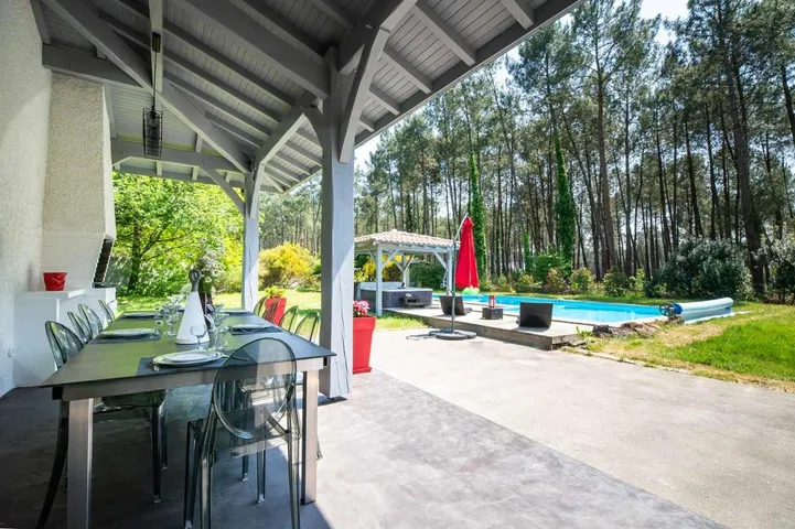 Chalet para 8 personas, con vistas además de piscina y jardín - 1