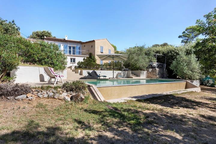 Maison de vacances 'Les Loriots' avec piscine privée, Wi-Fi et climatisation in Flassans-sur-Issole, Région de Brignoles