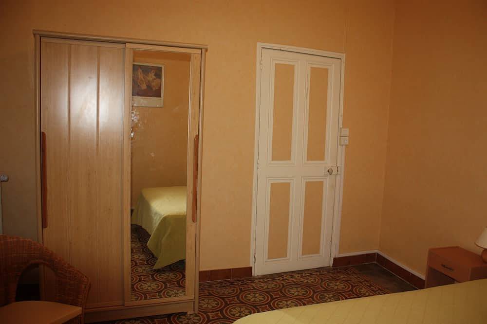 Provenzalisches Haus in idealer Lage zwischen Avignon und Orange in Sorgues, Vaucluse
