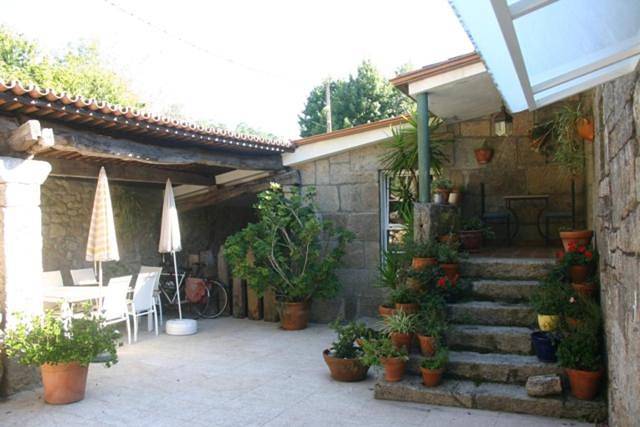 Casa rural para 6 personas, con piscina y vistas además de jardín y terraza en Comarca de Vigo - 2