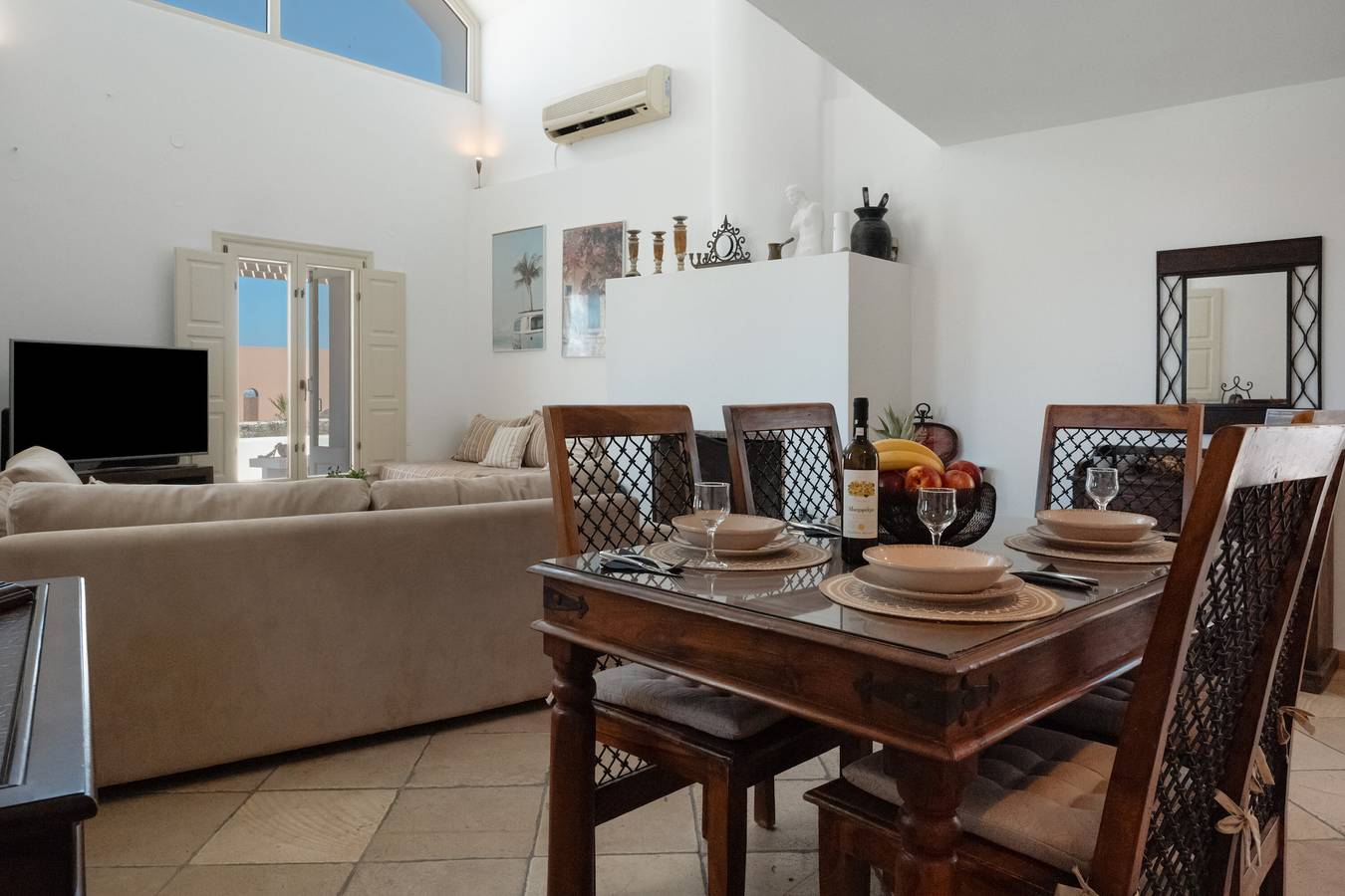 Villa 'Golden Horizon' mit Meerblick, Wi-Fi und Klimaanlage in Santorin