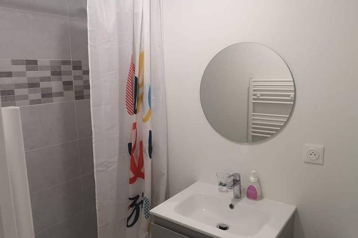 Gîte pour 4 personnes, avec jardin et piscine à Saint-Mitre-les-Remparts - 3