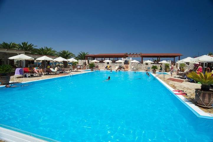 Camping für 5 Personen, mit Terrasse und Pool in Griechenland - 3