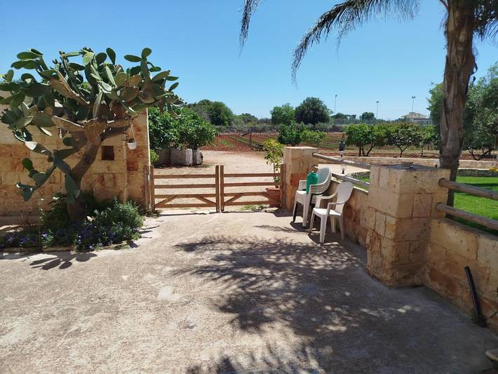 Location de vacances pour 3 personnes, avec jardin ainsi que vue et terrasse à Erchie - 3