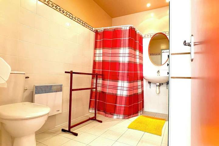 Gîte pour 8 personnes, avec piscine et jardin à Estadens - 3