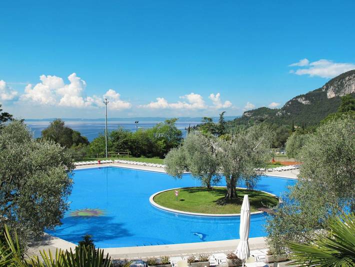 Ferienwohnung für 3 Personen, mit Pool und Garten in Garda