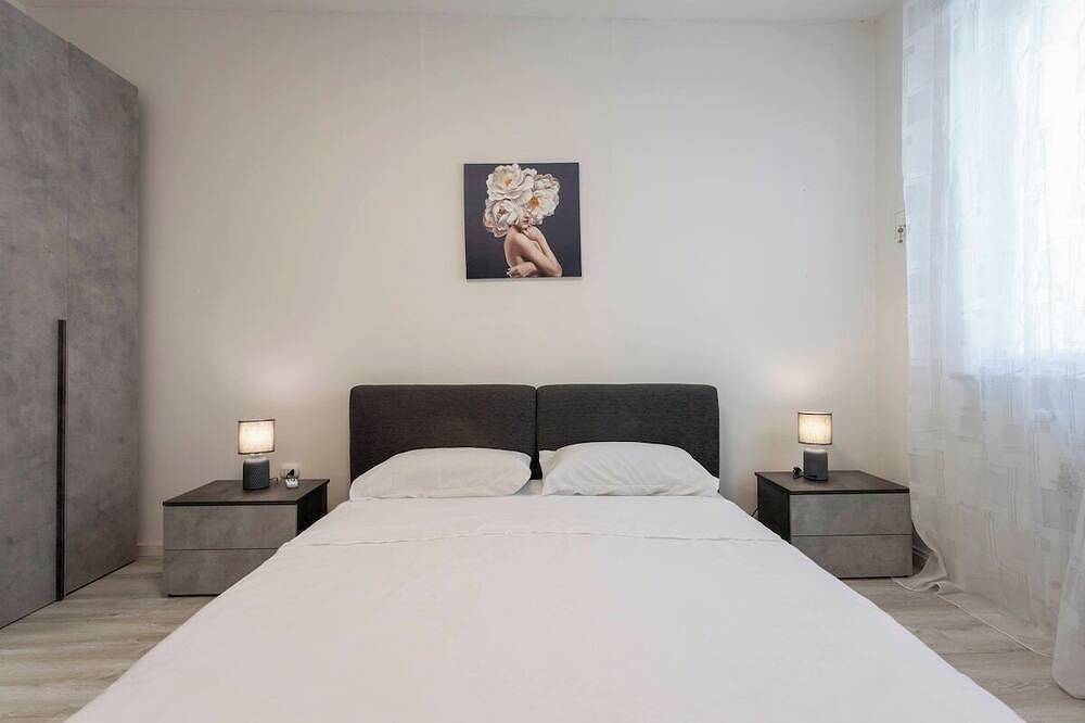 Appartamento intero, Mountain View Apartment in Novara (Italia), Provincia di Novara