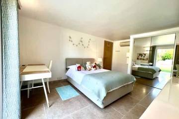 Villa for 10 People in Antibes, Cannes region, Photo 2