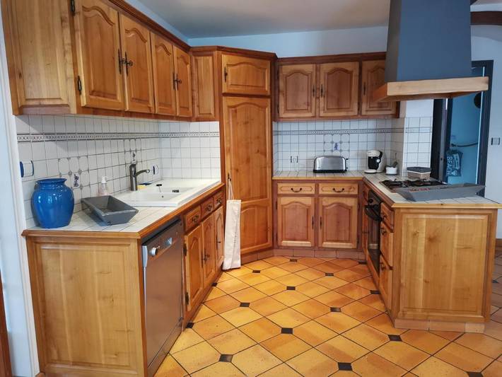 Location de vacances pour 8 personnes, avec vue ainsi que jardin et piscine à Saint-Romain-de-Benet - 2