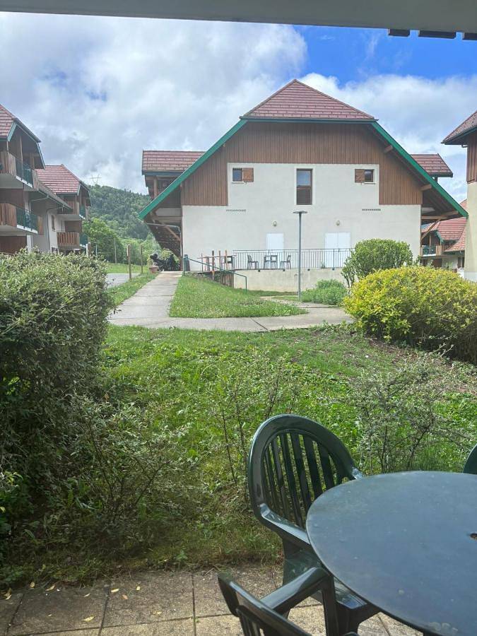 Gîte pour 4 personnes, avec piscine et vue ainsi que sauna et jardin à Giez - 3