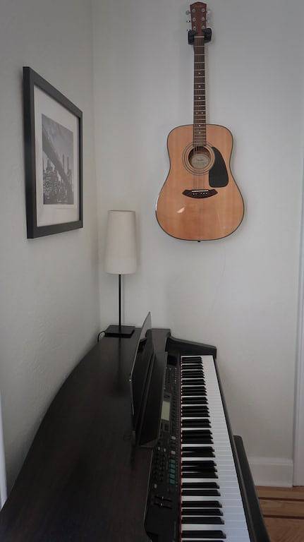 Tranquil detached home on safe & quiet neighborhood with large yard for hosting in Union County