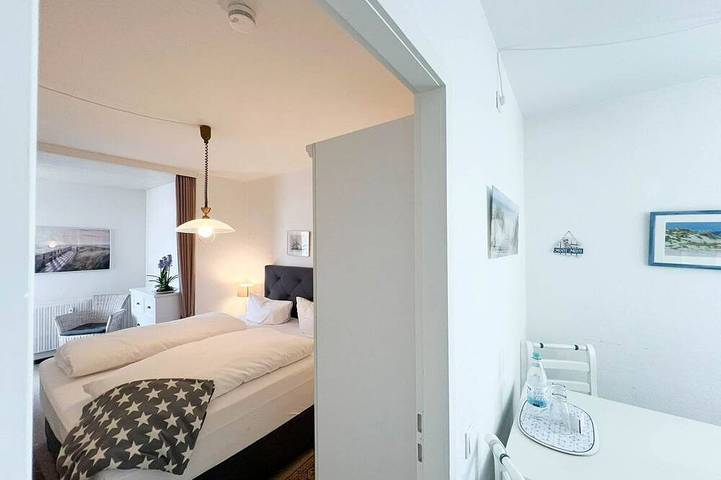 Ganze Wohnung, Weller - Moin Moin und Willkommen im Appartement \"Weller\". in Wenningstedt, Sylt