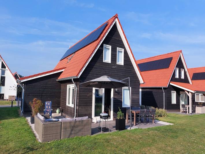 Glamping voor 8 personen, with terras and tuin as well as sauna, met huisdier in Zeeland