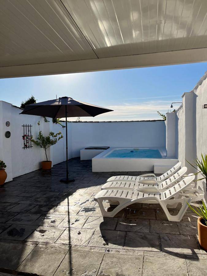 Casa de vacaciones para 6 personas, con jardín además de vistas y piscina, Se admiten mascotas - 1