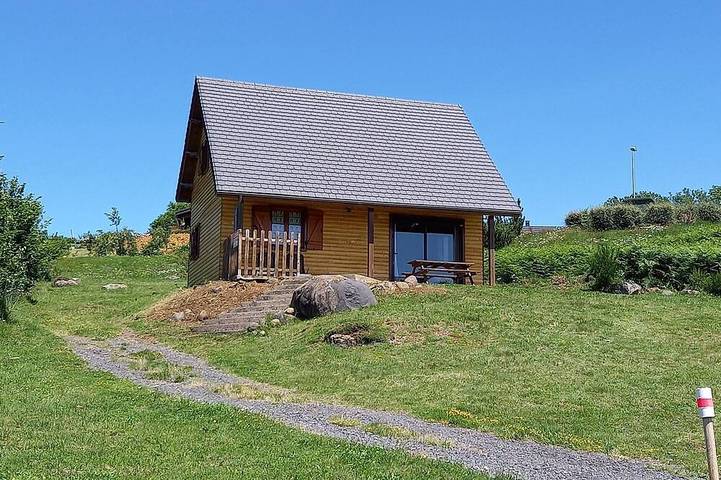 Gîte pour 6 personnes, avec terrasse et jardin à Saint-Genès-Champespe