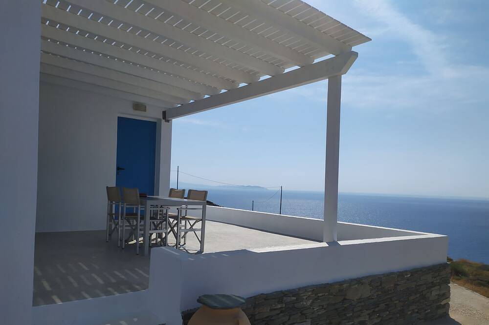Quiet private house with Sea view    in Kastro, Kykladen