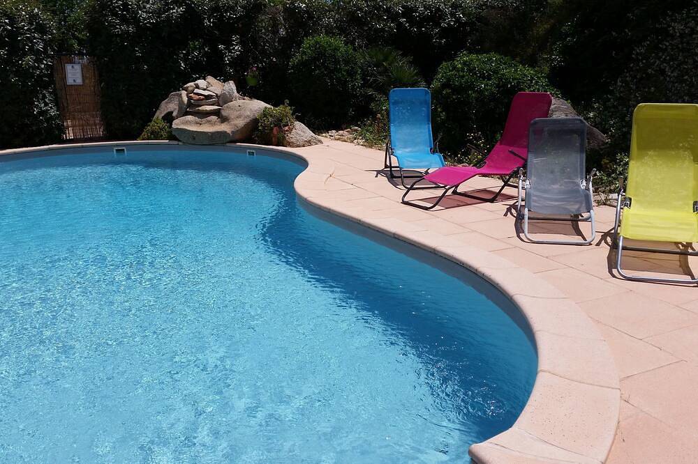 Mini villa studio cosy climatisée 21 m2 pour 1 couple, piscine in Porto-Vecchio, Arrondissement de Sartène