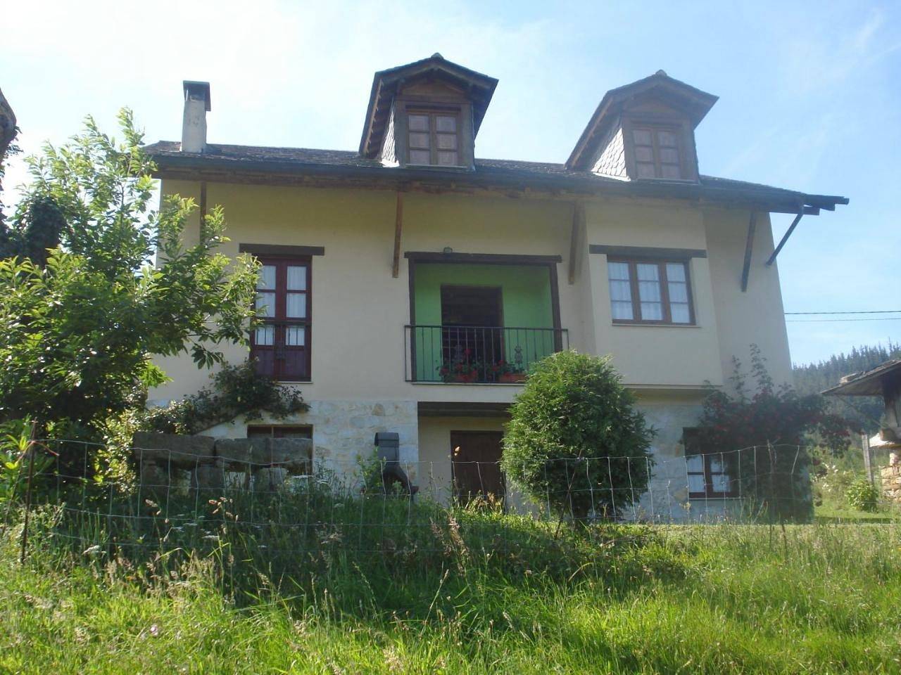 Three-Bedroom House in Tineo, Costa Verde