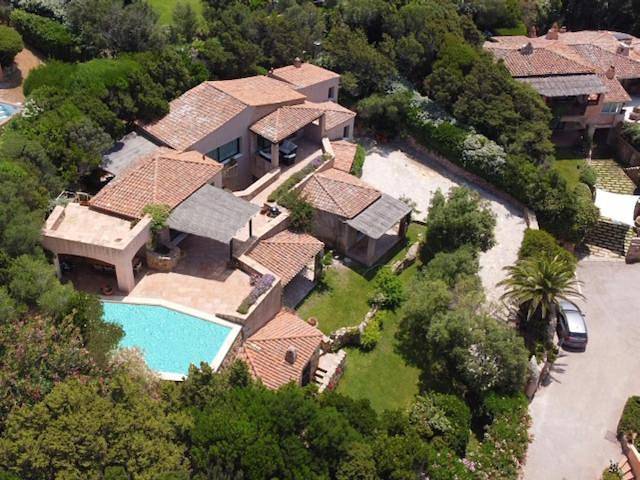 Villa pour 8 personnes, avec jardin ainsi que piscine et vue à Porto Cervo - 2
