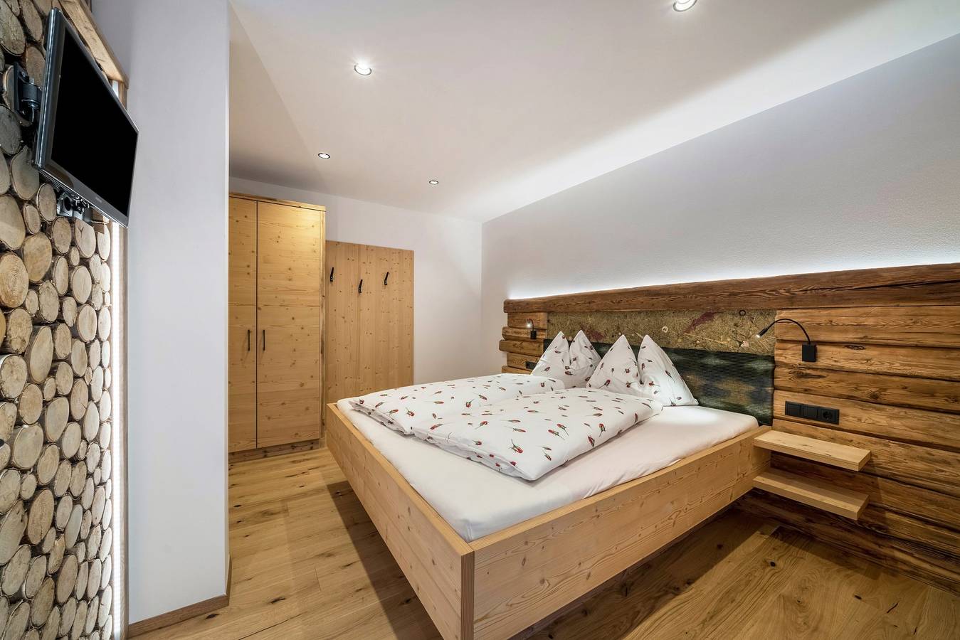 Ganze Wohnung, Apartment 'Waldes Duft - Patleidhof' mit Bergblick und privater Sauna am Balkon in Naturns, Texelgruppe