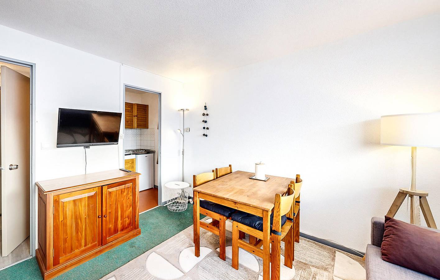 Ganze Ferienwohnung, Gemütliches Ski-Apartment mit Parkplatz, 100m zur Piste in La Mongie, Bagnères-de-Bigorre