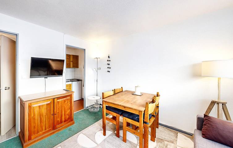 Ganze Ferienwohnung, Gemütliches Ski-Apartment mit Parkplatz, 100m zur Piste in La Mongie, Bagnères-de-Bigorre